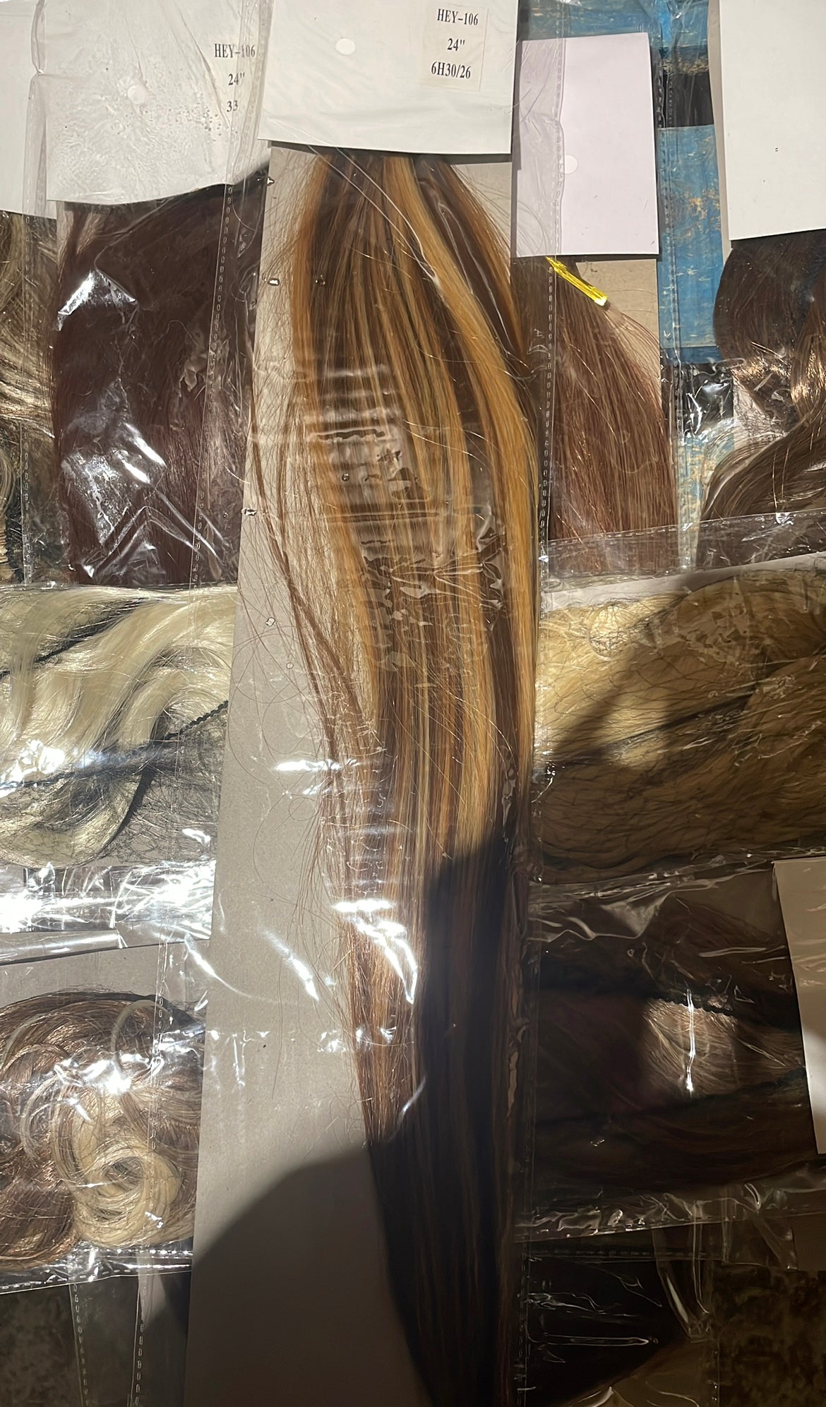 1,000 X Mixed Synthetic Hair Extensions READ DESCRIPTION