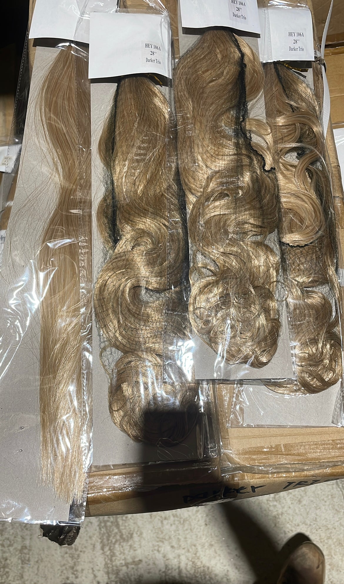 1,000 X Mixed Synthetic Hair Extensions READ DESCRIPTION